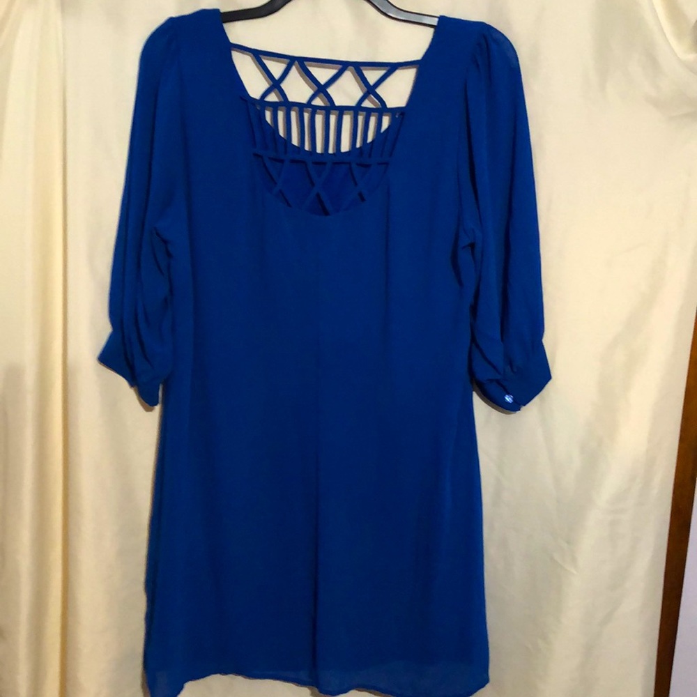Dress - Picture 6 of 6